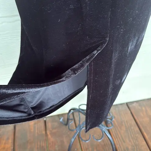 Rumored “Runaway” Black Velvet Midi Dress