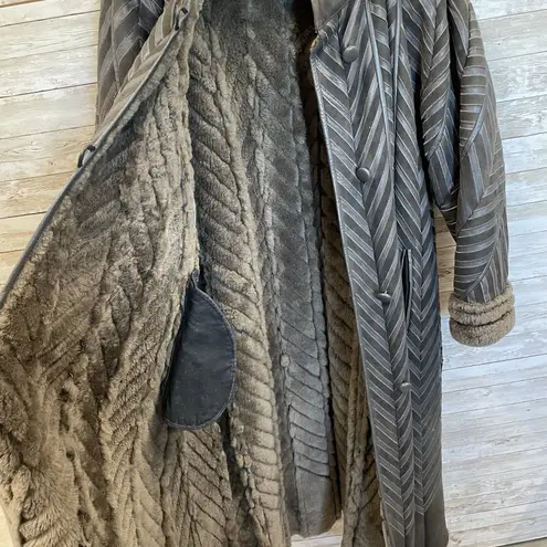 Vintage Womens S (No Size label) Coat Leather Long Chevron Pattern Lined Jacket Gray