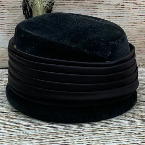 Vintage Velusuede Kamm's Black Velvet Pillbox Hat Feather Accent