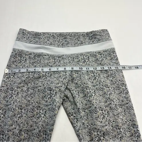 Lululemon  Run Inspire Crop II Black Grey White Speckled Capri Legging Size 6‎