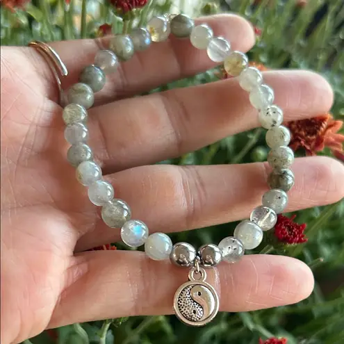 Handmade Labradorite + Hematite Beaded Bracelet with Yin Yang ☯️ Silver Charm *
