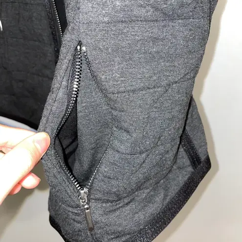 White House | Black Market NWT $130  Grey Knit Quilted Zip Front Vest S