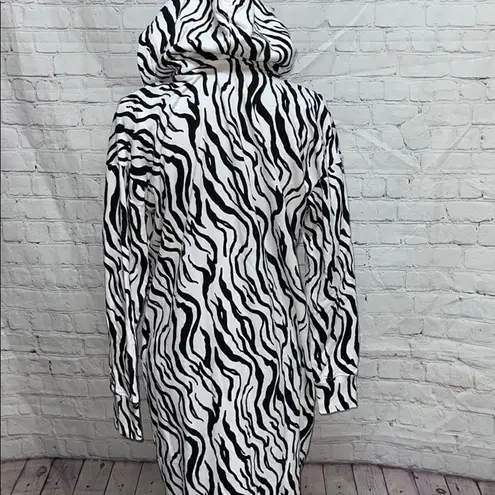 N: Philanthropy White Zebra Hoodie Dress Sz Small