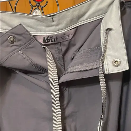 🍷🍷🍷BOGOHO 🍷🍷🍷REI Gray Shorts