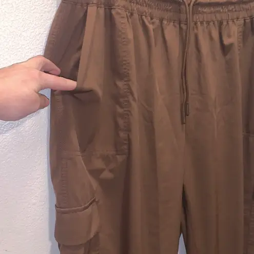 Old Navy Stretch Tech Dry Quick Brown lightweight Jogger Style Cargo Sweatpants thumbnail 5