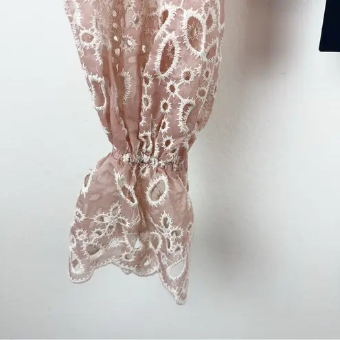 Elliatt NWT Stippling Long Sleeve Smocked Eyelet Lace Top in Blush Size S