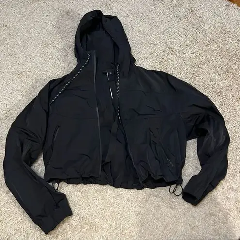 Lululemon  cropped rain jacket black size 4