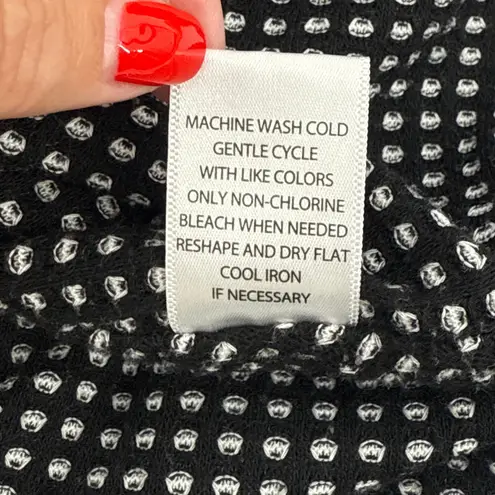 Westbound Woman 1X Black White Textured Checked Mock Neck Button Cuff Tunic Top