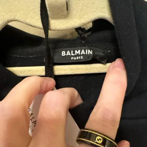 BALMAIN テープロゴ 変形 クロップド スウェット 12A BALMAIN テープロゴ 変形 クロップド スウェット 12A - メルカリ