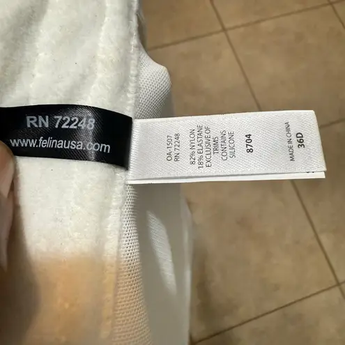 Felina Strapless Seamless Lightweight Bustier Bra in White Size 36D