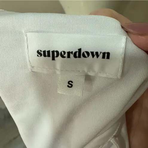 superdown  Lydia White One Shoulder Crop Top & Tulip Hem High Low Maxi Skirt S thumbnail 4