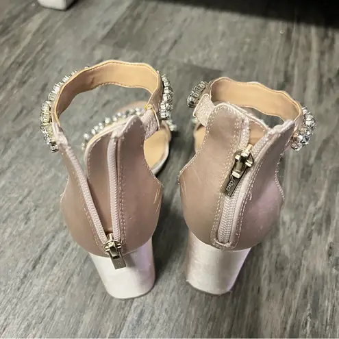 Jewel badgley Mischka beige satin rhinestone block heels Silver Size 8