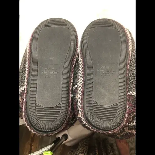 Women’s gray with Aztec print and stitching MukLuk Size undefined