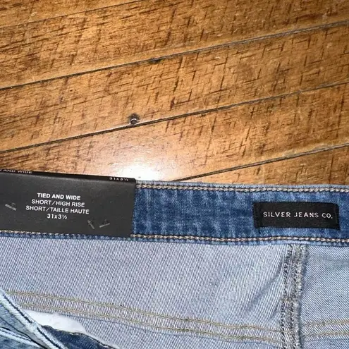 Silver Jeans Silver short high rise tied and wide 31 denim mom shorts