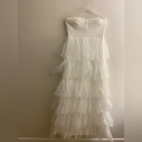 Phenomenal Passion White Tulle Pleated Strapless Maxi Dress Large