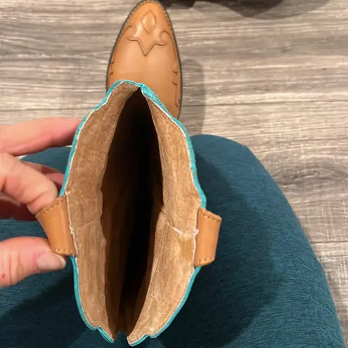 Coconuts by Matisse cowboy boots NWOT. Brown with teal suede edge.