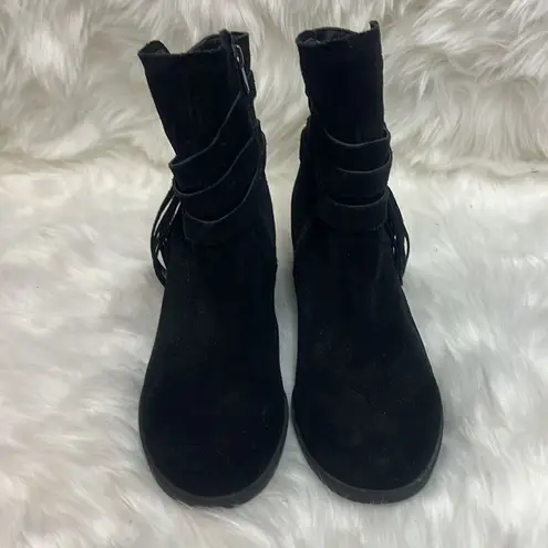 Koolaburra by UGG Women's Kenz Black Suede Tassel Ankle Boots, Size 9 D23