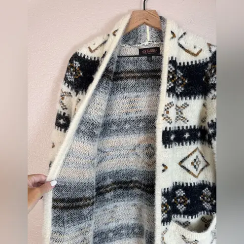 Shyanne Women’s Southwestern Eyelash Knit Duster Cardigan White Multi size Small