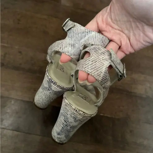 Vintage calico leather snakeskin pattern strappy block heel sandal shoe White Size 7.5