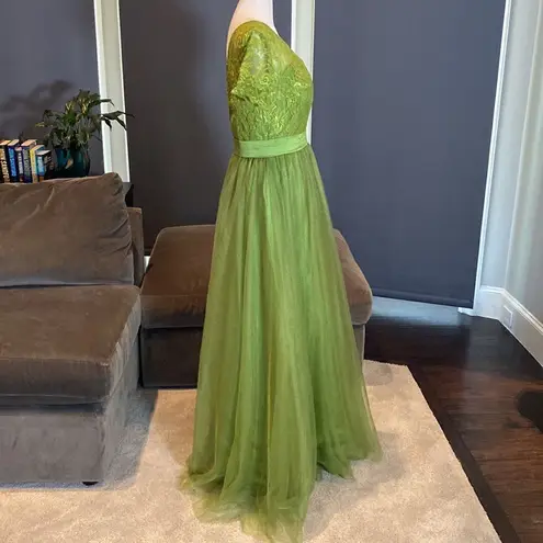Women’s Full Length Tulle & Lace Sort Sleeve Dress with Zip Up Back Size 12 NWT Green