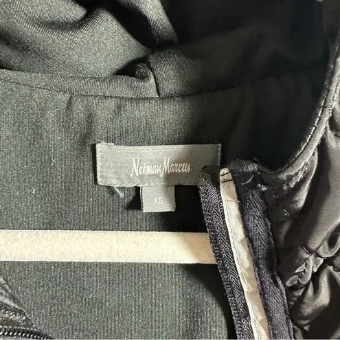 Neiman Marcus Women's Sz XS Jacket Black Quilted Stretchy Full Zip Hooded