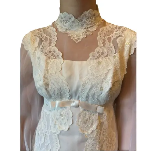 Vintage 1970s Sheer Lace High Neck Bridal Wedding Gown with Bow Detail XS White