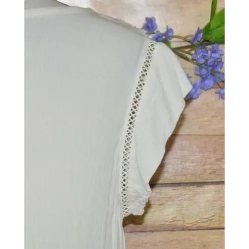 Ellen Tracy Size M Cream Very Short Sleeve Tunic Top Gauzy Cutout V-Neck Neutral