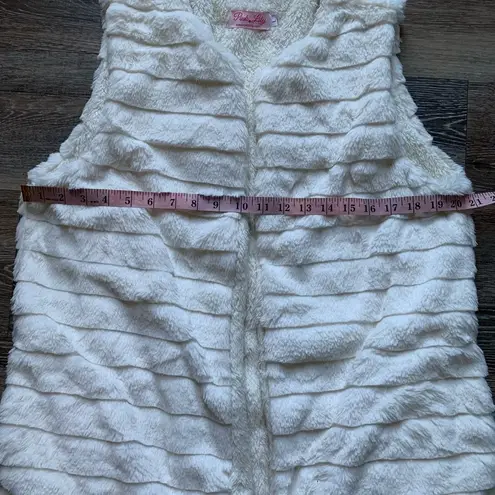 Pink Lily  White Faux Fur Vest L