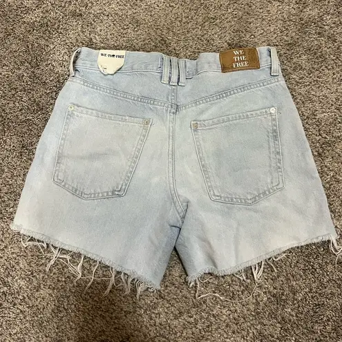 We The Free Free people light wash jean shorts size 25