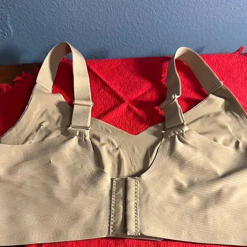 Beige bra with removable pads Sz XL. New never worn. Tan