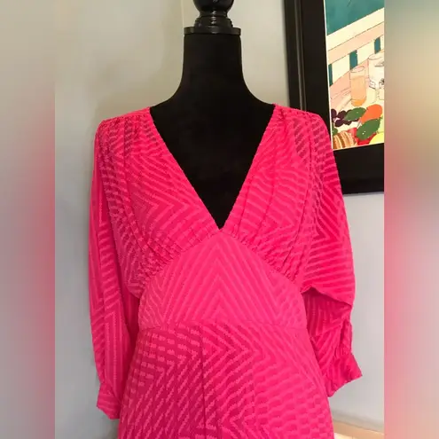 Hot pink pleated batwing midi dress in chevron dobby sz 4