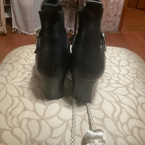 Brighton  Vintage Trevor Heeled Booties 9 EUC