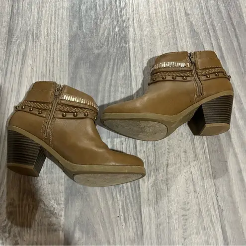 Sugar Tan Brown Gem, Studs, & Buckle Ankle Boots; 8 women’s