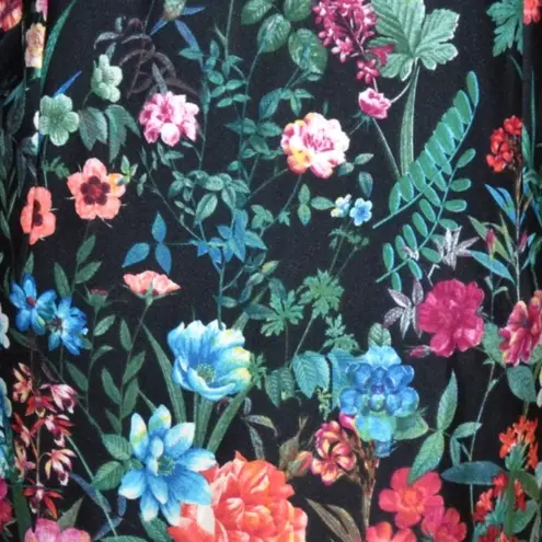 Investments Ladies XL Black Floral Long Bell Sleeve Tunic Blouse Top V-Neck