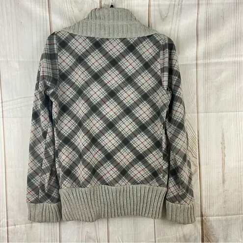 Daytrip Gray Plaid Cozy Flannel with Sweater Trim Jacket Size Medium