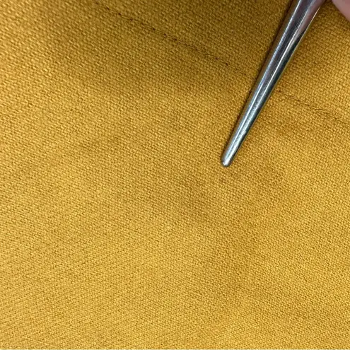 Byblos Italy 44 = US 10 gold/mustard midi skirt