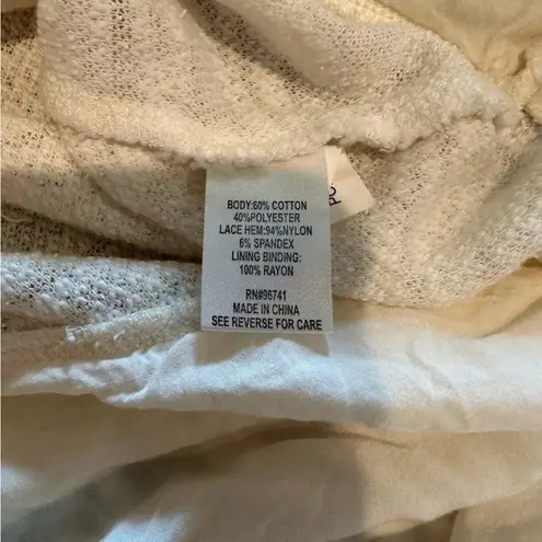 Cloth & Portrait Asymmetrical Cream Lace Accent Sweater Women's Small Boho Chic White