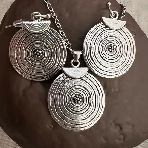 SET: Matching silver metal disc earrings & necklace