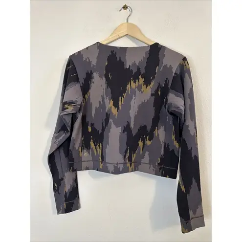 Women's Lululemon Take The Movement by ROBERT GELLER Long Sleeve Camo Top M Purple Size M