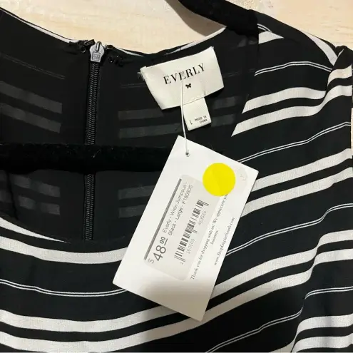 Everly NEW!  Medium Black White Striped Sleeveless Wide Leg Jumpsuit Pockets