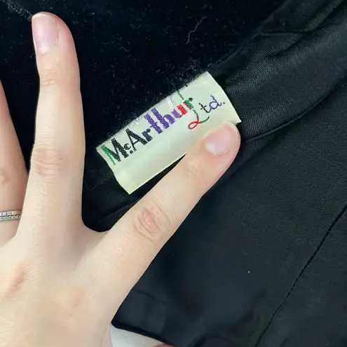 Vintage 90s Black Velvet Multicolor Embroidered Floral Sleeveless Vest Top