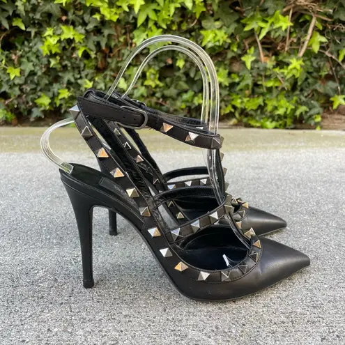 Valentino Garavani Valentino Rockstud Noir ankle strap pointy toe sandal size IT 35.5 US 5.5