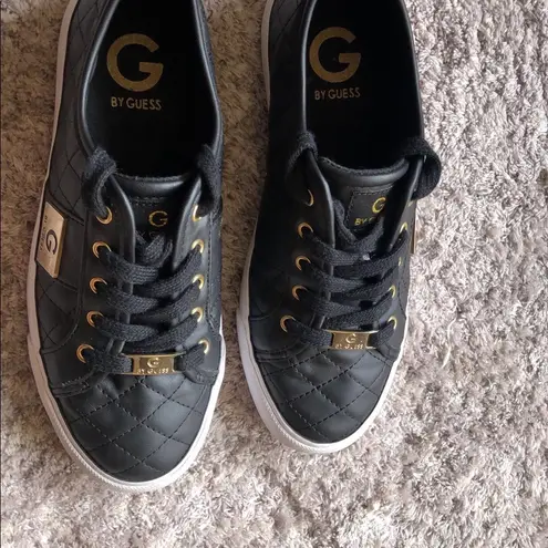 G by Guess WOMEN'S BACKER SNEAKERS SIZE 6