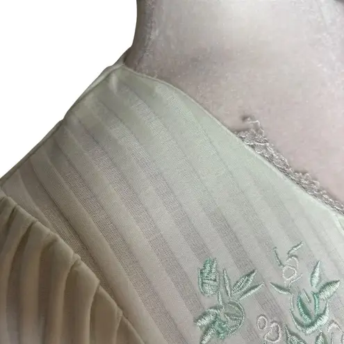 Miss Elaine Mint Green Short Sleeve Embroidered Nightgown Small Cotton Blend