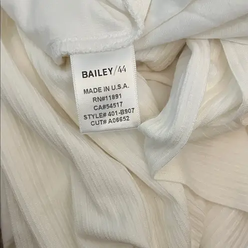 Bailey44 Bailey / 44 White Fitted Asymmetrical Layered Sleeveless Blouse - Size Medium