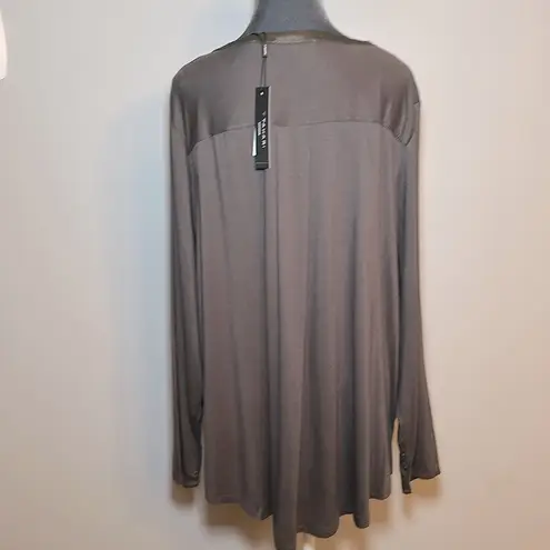 T Tahari Women’s NWT 2X olive soft long sleeved rayon top w/ satin neckline trim