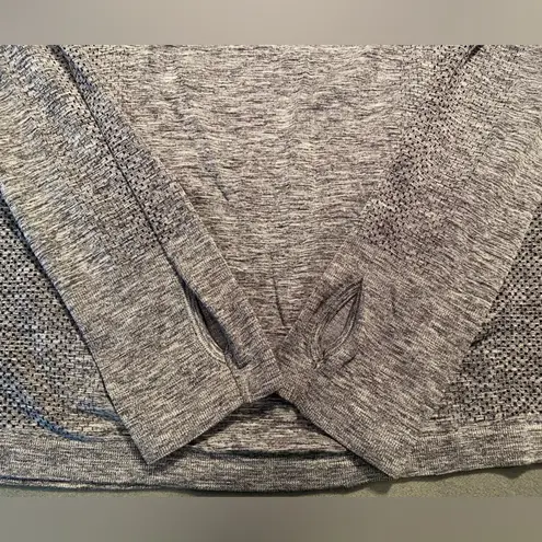 Nike  Dri-fit‎ Long Sleeve Work out Tee shirt, thumb holes, size Small