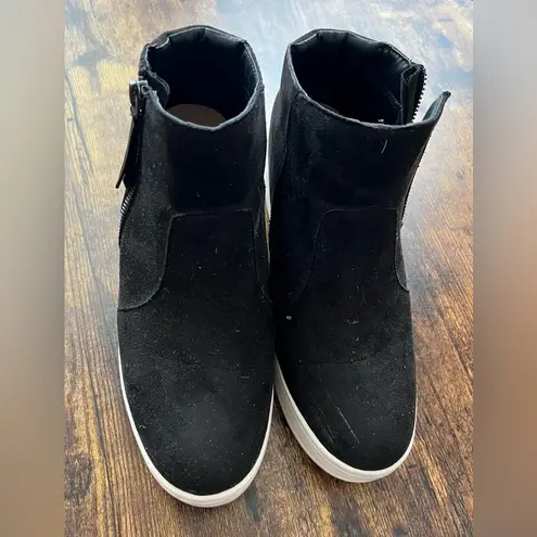 Serra | ladies bootie/sneaker. Size: 8