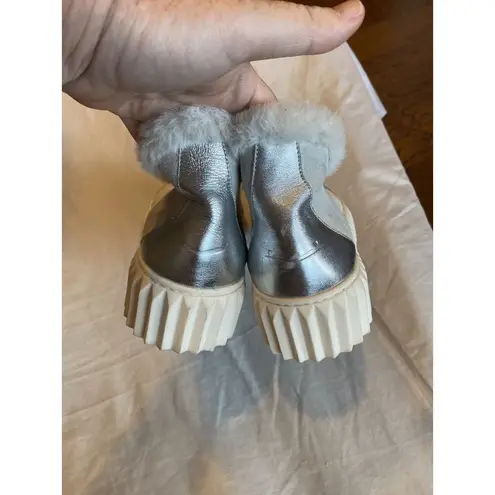 Voile Blanche Women's 6.5 Gray Metallic Silver Suede Slip