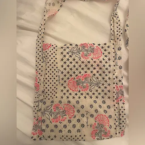 Free People Two New  Medium Sized Totes in Perfect Condition